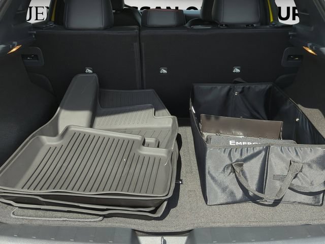 New 2026 Nissan Kicks SR w/ Cold Weather Package FWD image 19