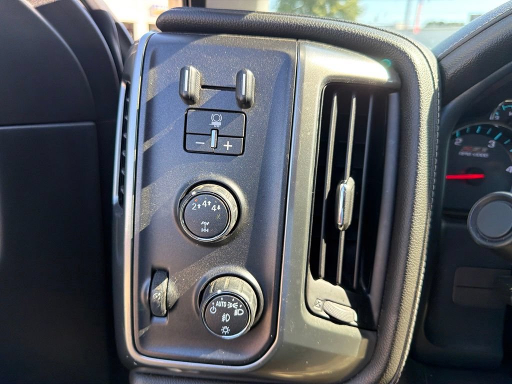 Used 2018 Chevrolet Silverado 2500 LTZ w/ Duramax Plus Package AWD/4WD image 30