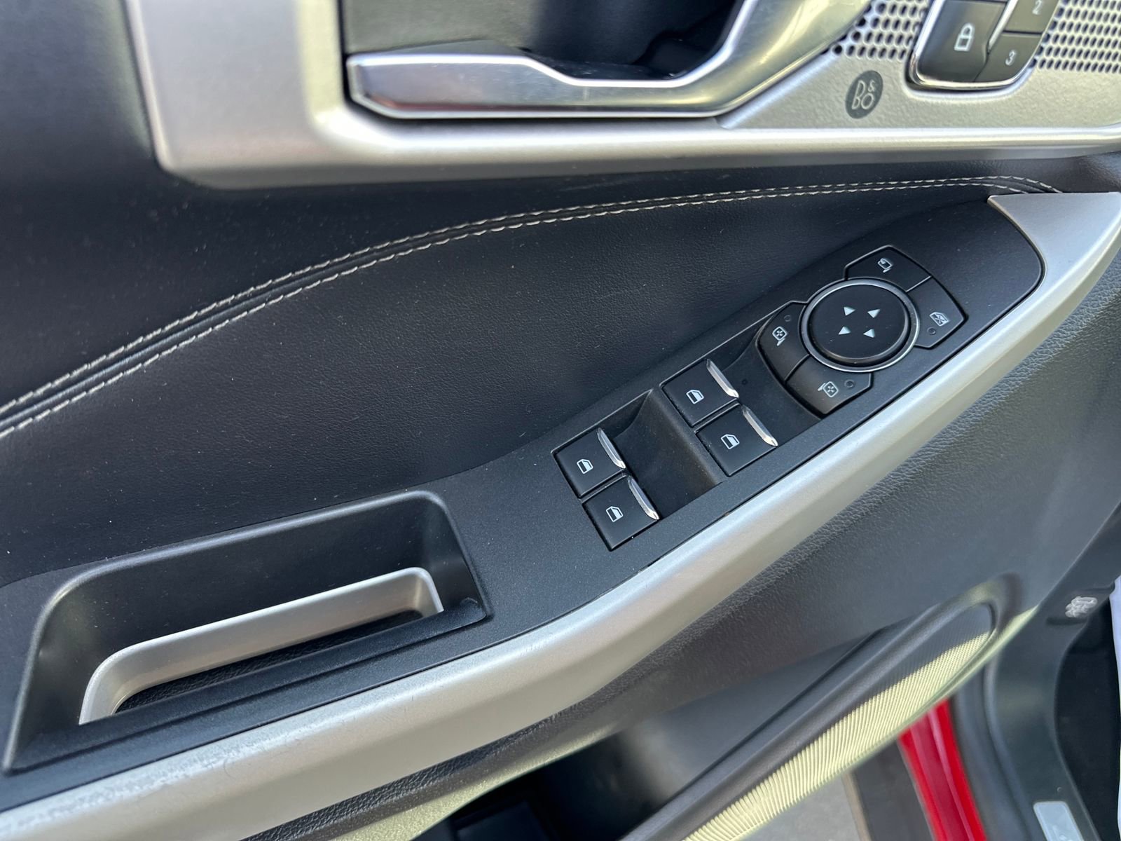 Used 2020 Ford Explorer Limited w/ Class III Trailer Tow Package image 21