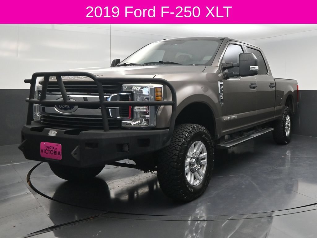 Used 2019 Ford F250 XLT w/ XLT Value Package AWD/4WD image 2
