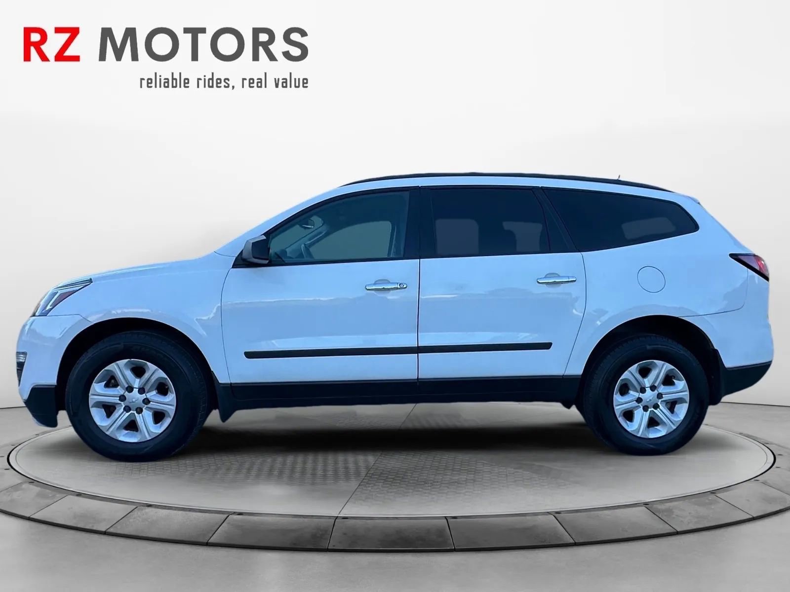 Used 2016 Chevrolet Traverse LS image 2