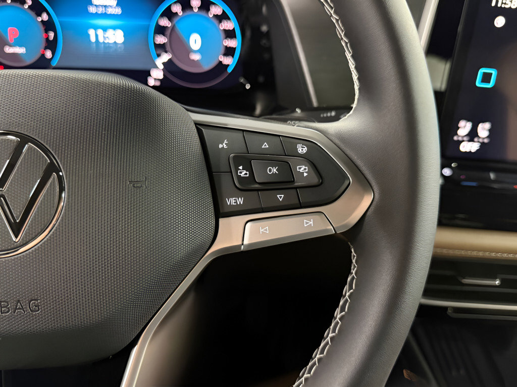 New 2026 Volkswagen Atlas Cross Sport SE image 13