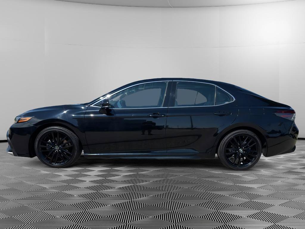 Used 2022 Toyota Camry XSE FWD image 2