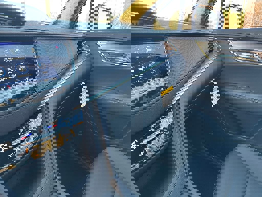 New 2026 Cadillac XT5 Luxury w/ LPO, Floor Liner Package image 21