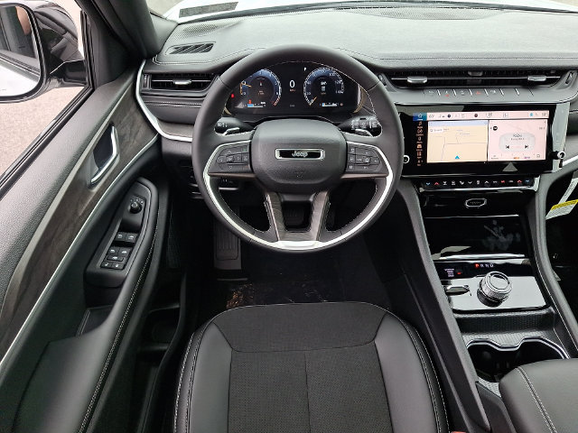 New 2026 Jeep Grand Cherokee Altitude AWD/4WD image 2