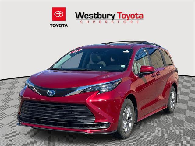 Certified 2024 Toyota Sienna LE w/ LE Plus Package image 5