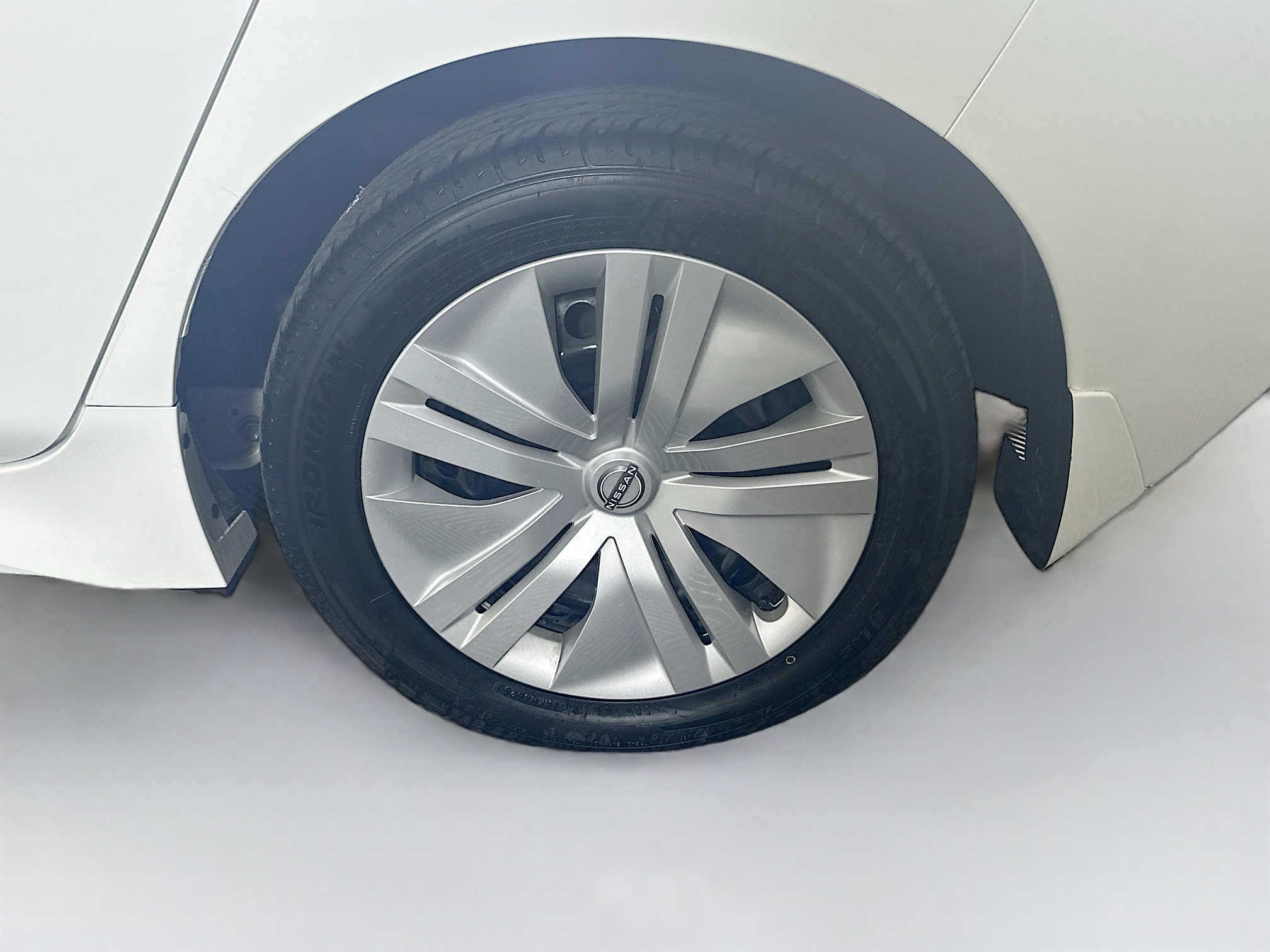 Used 2024 Nissan Leaf S FWD image 11