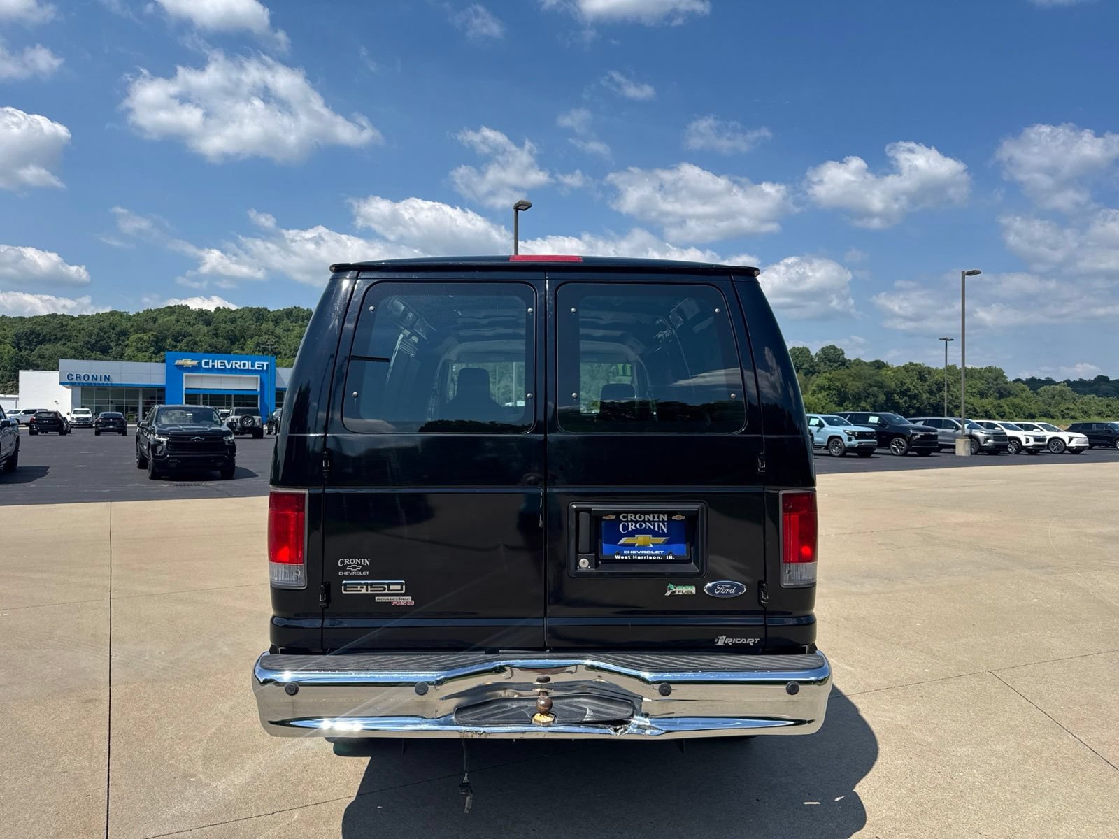 Used 2011 Ford E-150 and Econoline 150 w/ Commercial Cargo Van Pkg RWD image 5