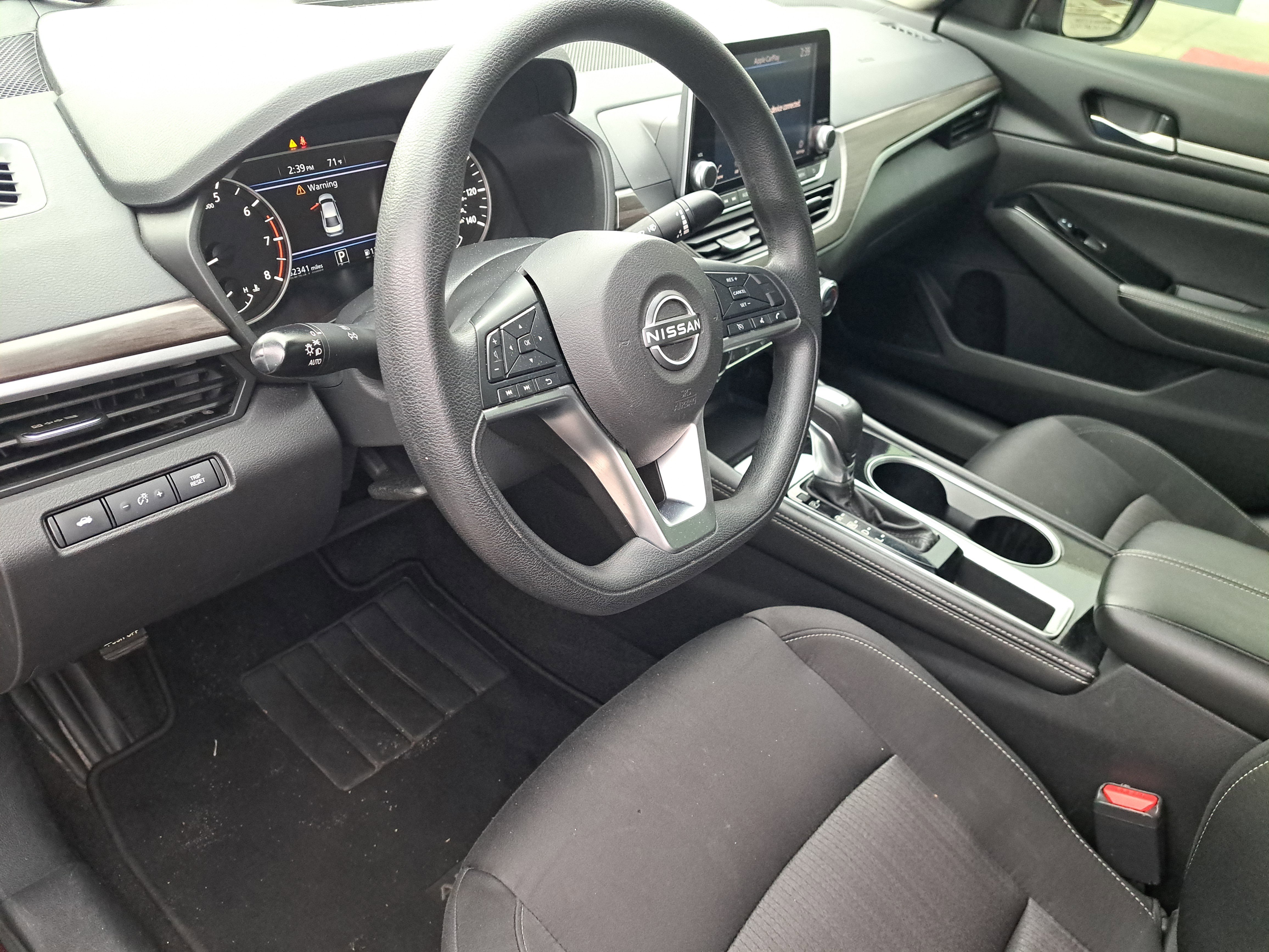 Used 2023 Nissan Altima 2.5 SV image 10