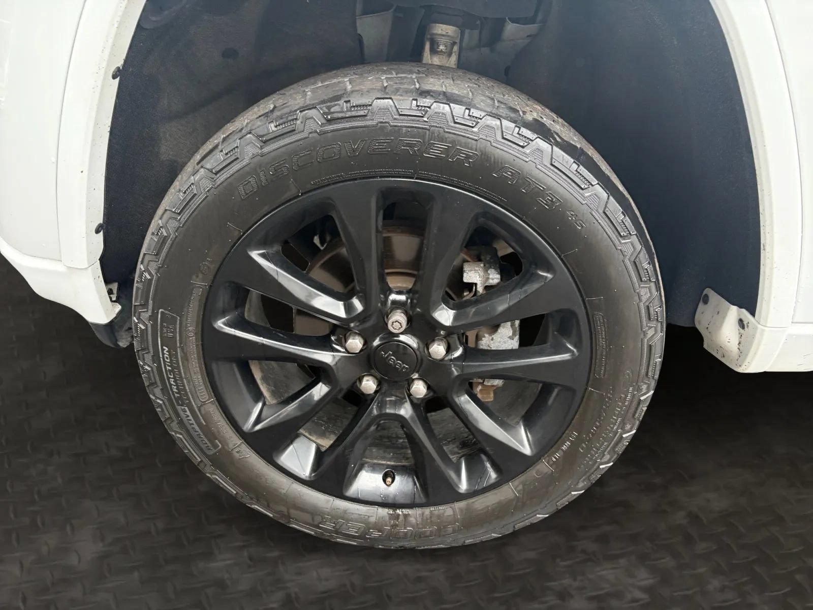 Used 2019 Jeep Grand Cherokee Altitude AWD/4WD image 36