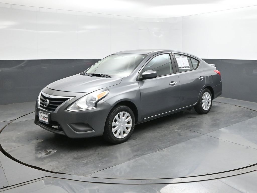 Used 2019 Nissan Versa SV image 1