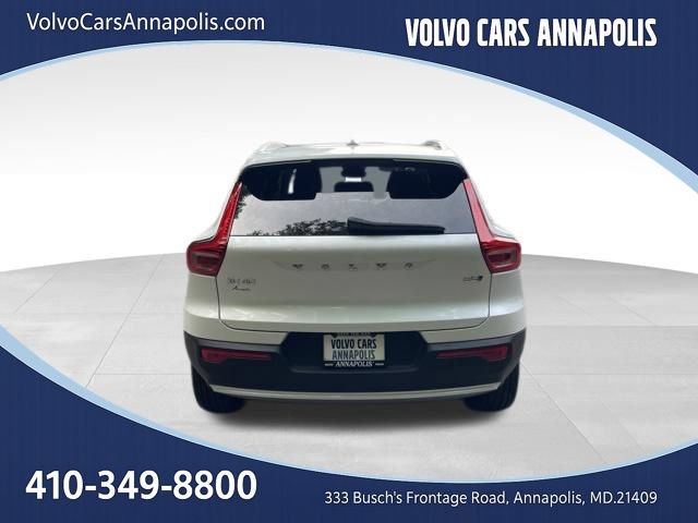 Certified 2024 Volvo XC40 B5 Plus w/ Protection Package Premier AWD/4WD image 7