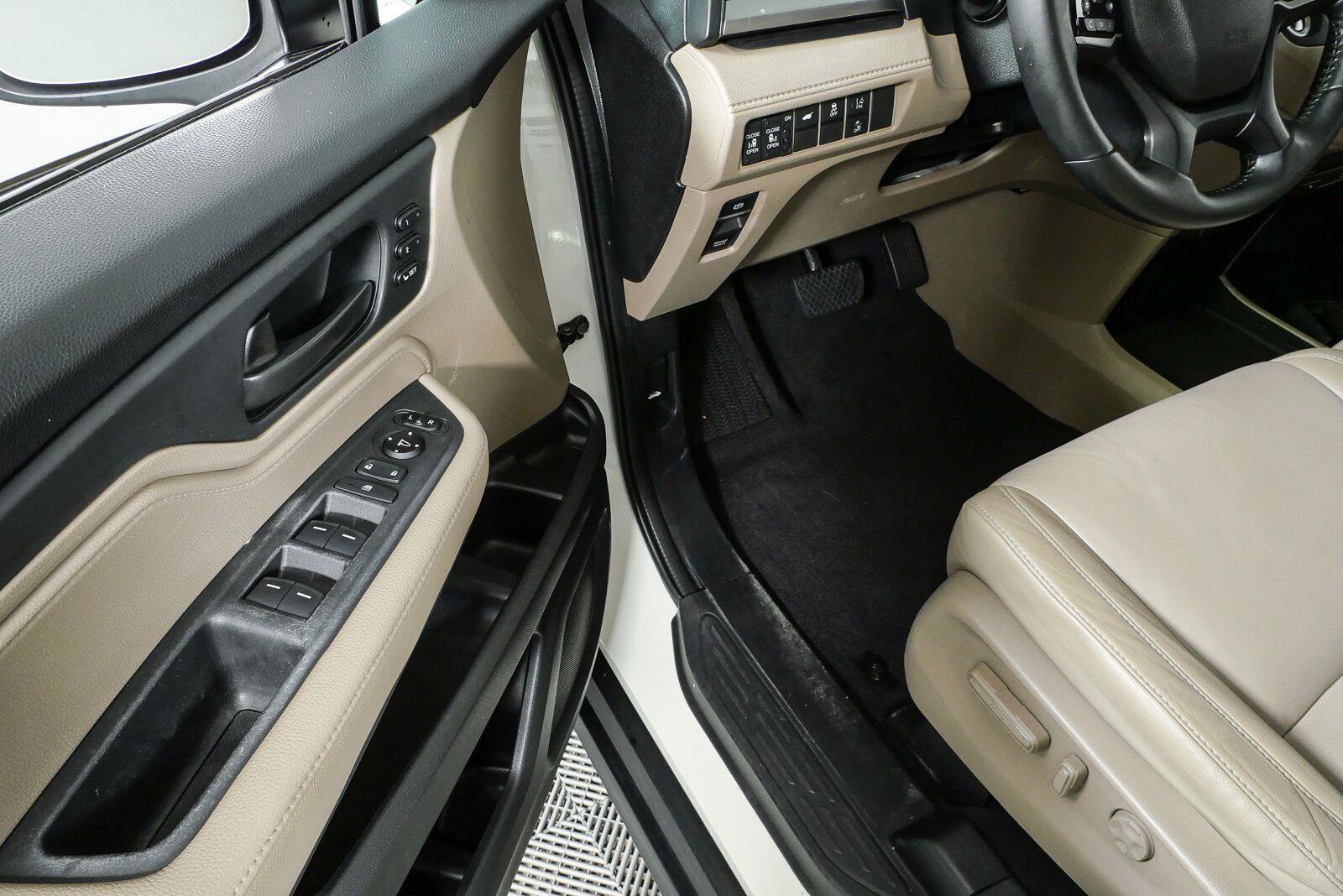 Used 2018 Honda Odyssey EX-L image 7