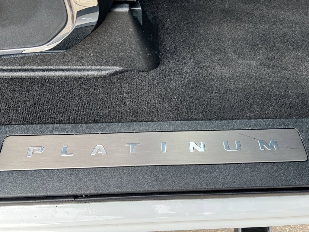 Used 2025 Ford F350 Platinum image 28
