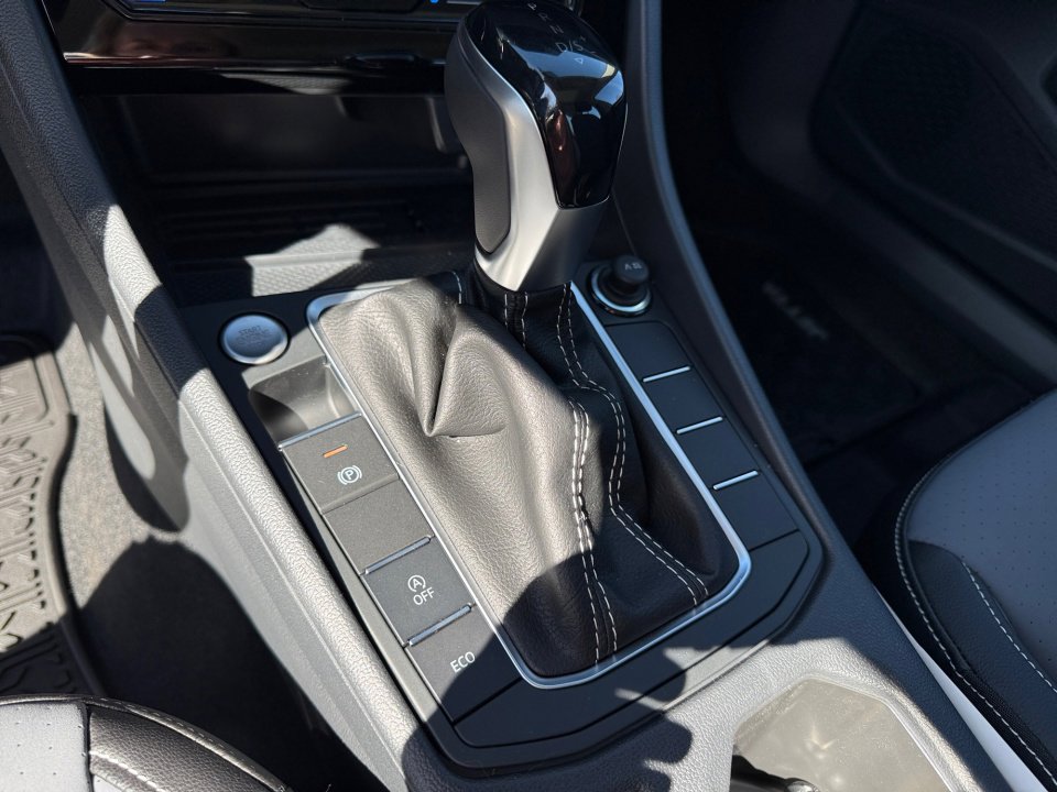 New 2026 Volkswagen Jetta SE FWD image 20