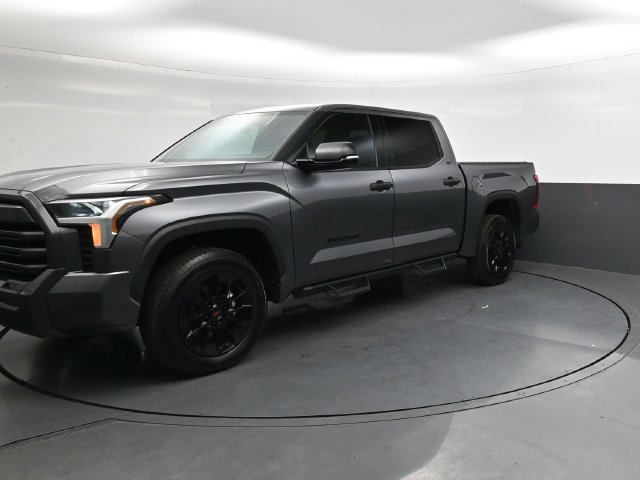 Used 2023 Toyota Tundra SR5 w/ SR5 Convenience Package AWD/4WD image 9