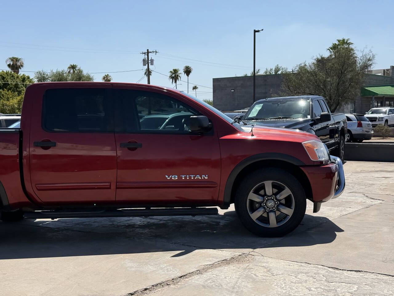 Used 2015 Nissan Titan SV w/ SV Value Truck Package RWD image 5