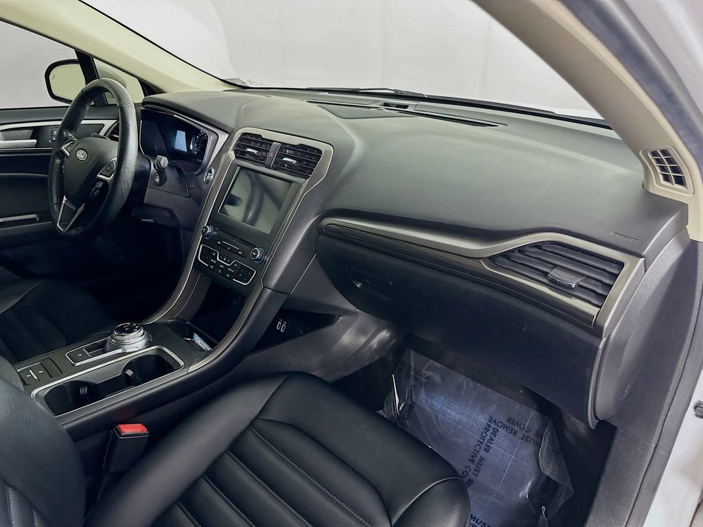 Used 2020 Ford Fusion SEL FWD image 36