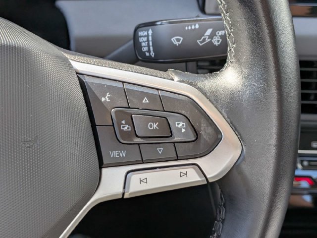 Used 2025 Volkswagen Jetta SE FWD image 23