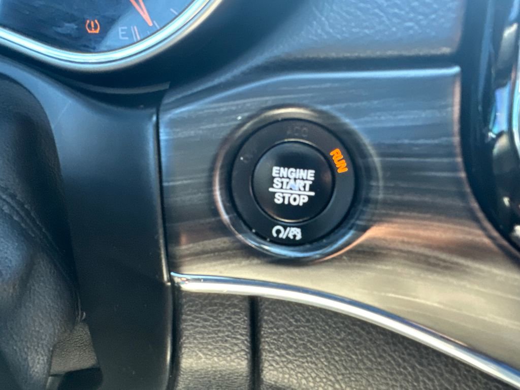 Used 2019 Jeep Grand Cherokee Limited image 18