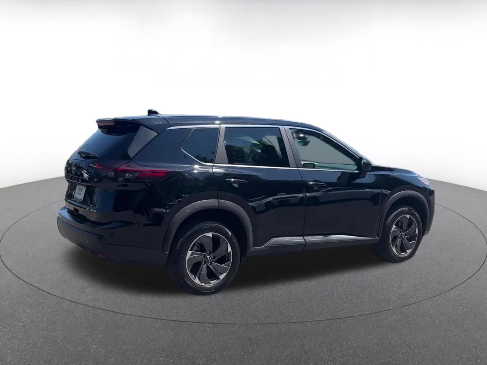 Used 2025 Nissan Rogue SV FWD image 15