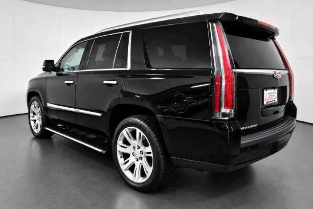 Used 2017 Cadillac Escalade Premium Luxury AWD/4WD image 6