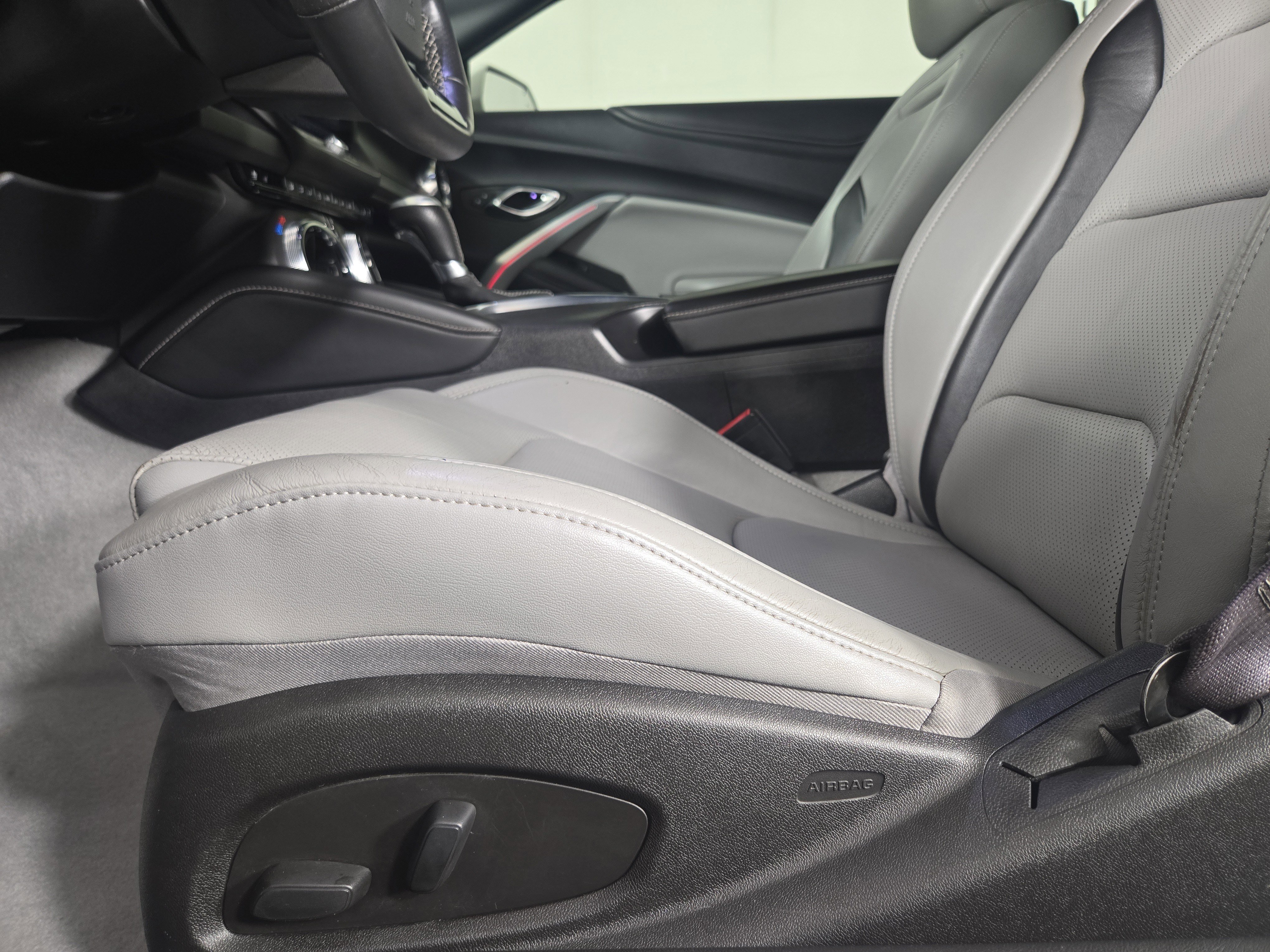 Used 2017 Chevrolet Camaro LT image 31