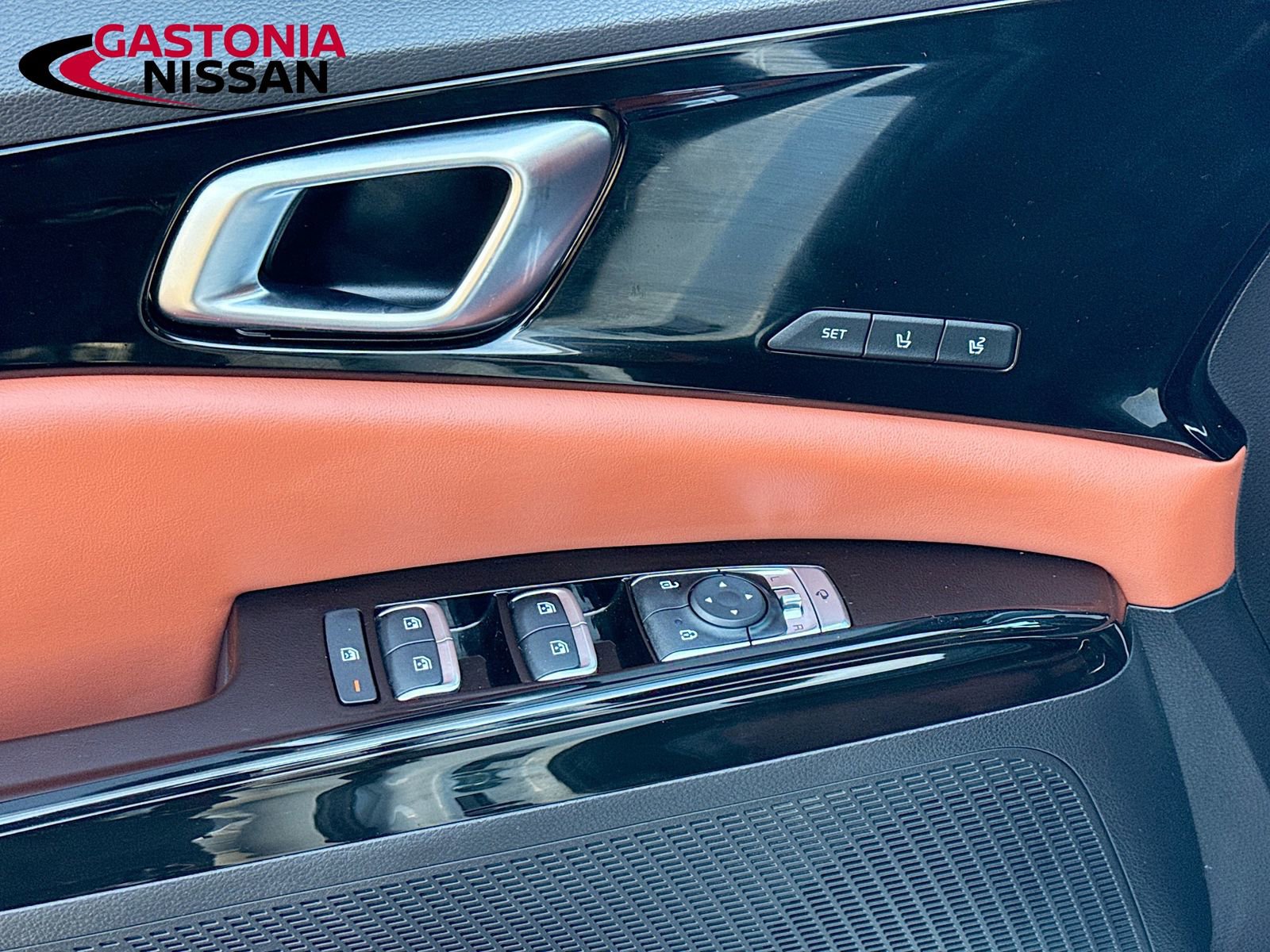 Used 2023 Kia Carnival SX image 23