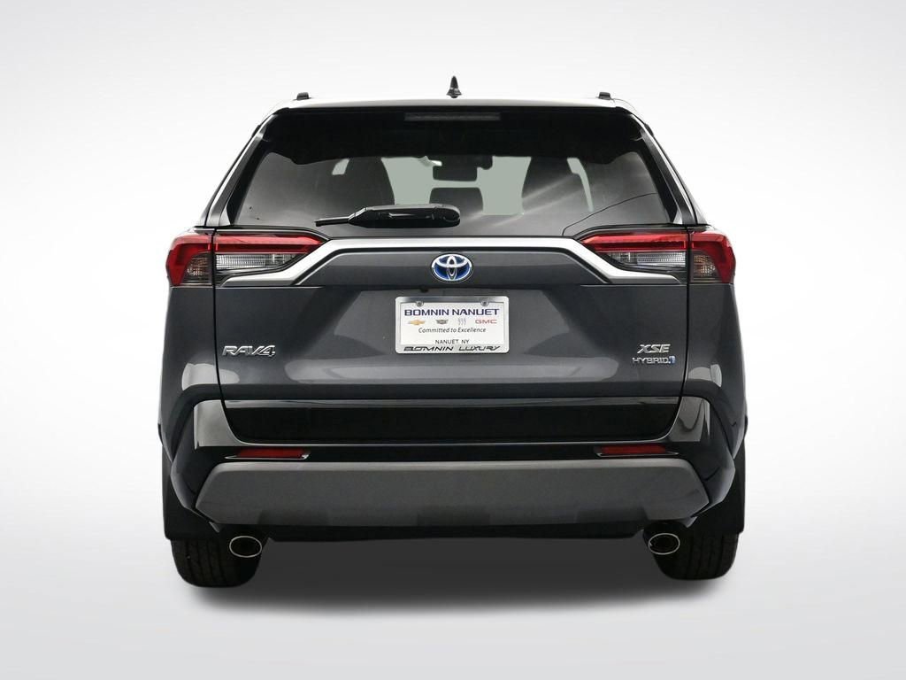 Used 2019 Toyota RAV4 XSE w/ Carpet Mat Package AWD/4WD image 4