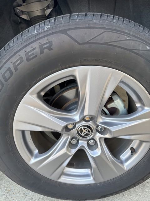 Used 2022 Toyota RAV4 XLE image 14