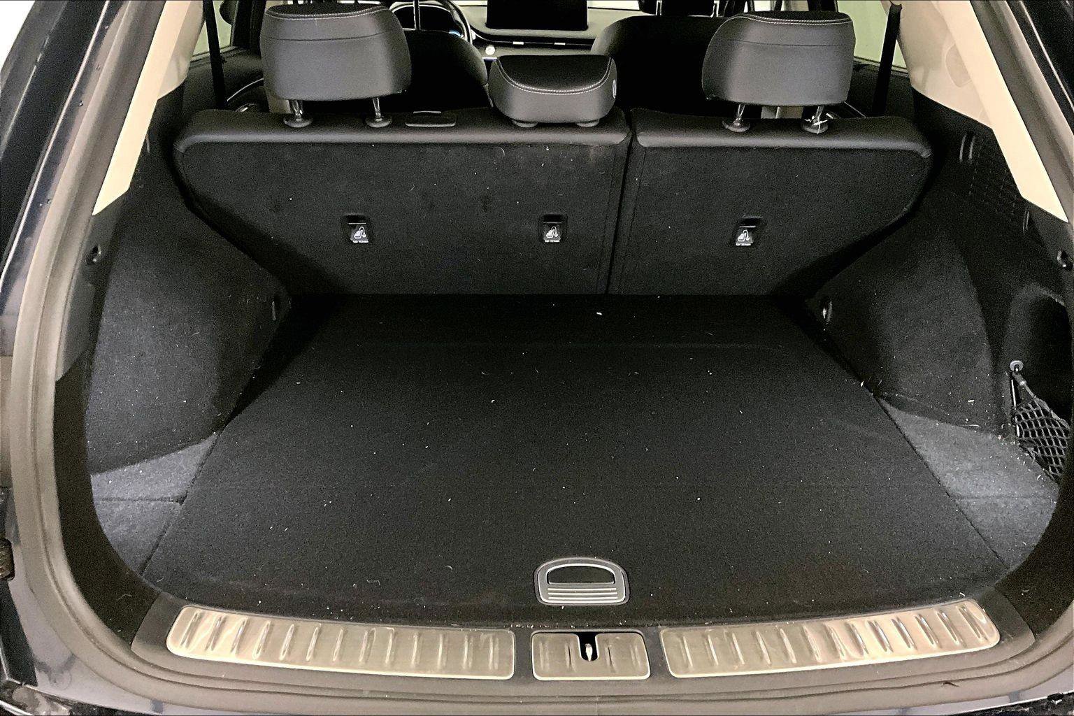 Used 2022 Genesis GV70 2.5T w/ Advanced Package image 34