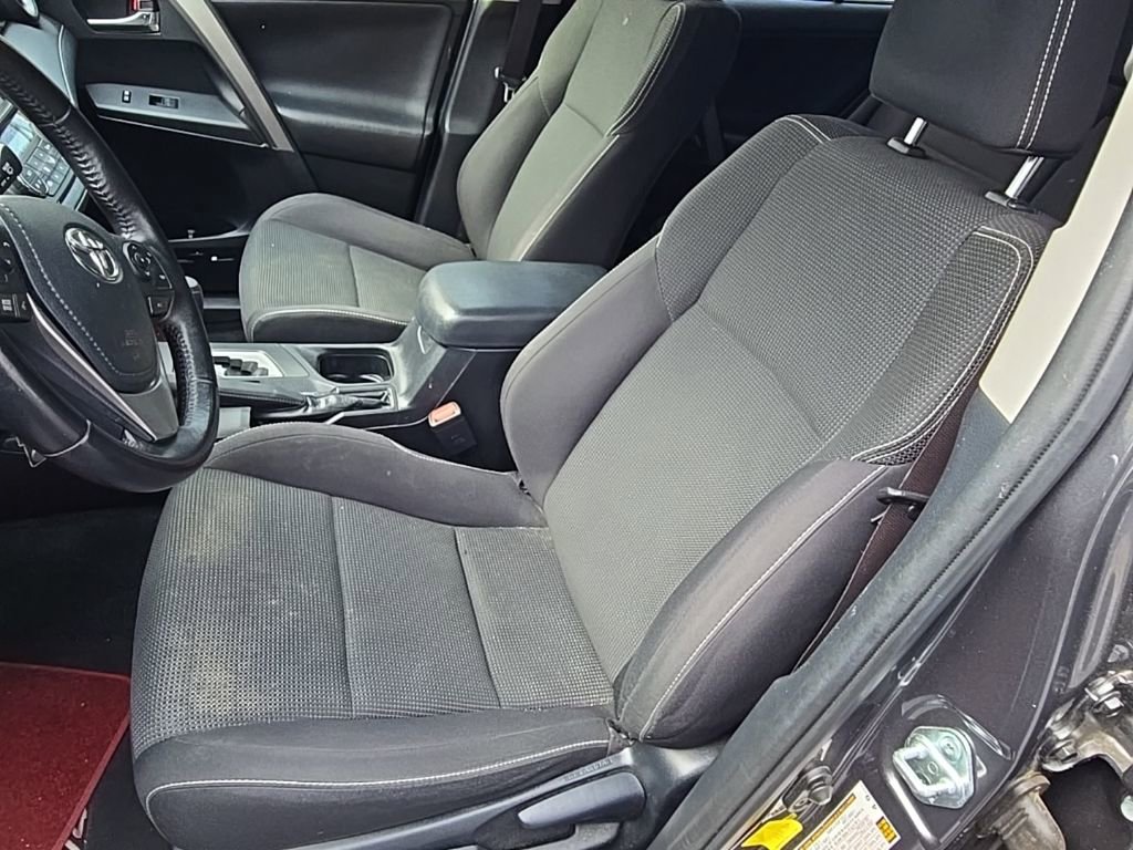 Used 2017 Toyota RAV4 XLE image 2