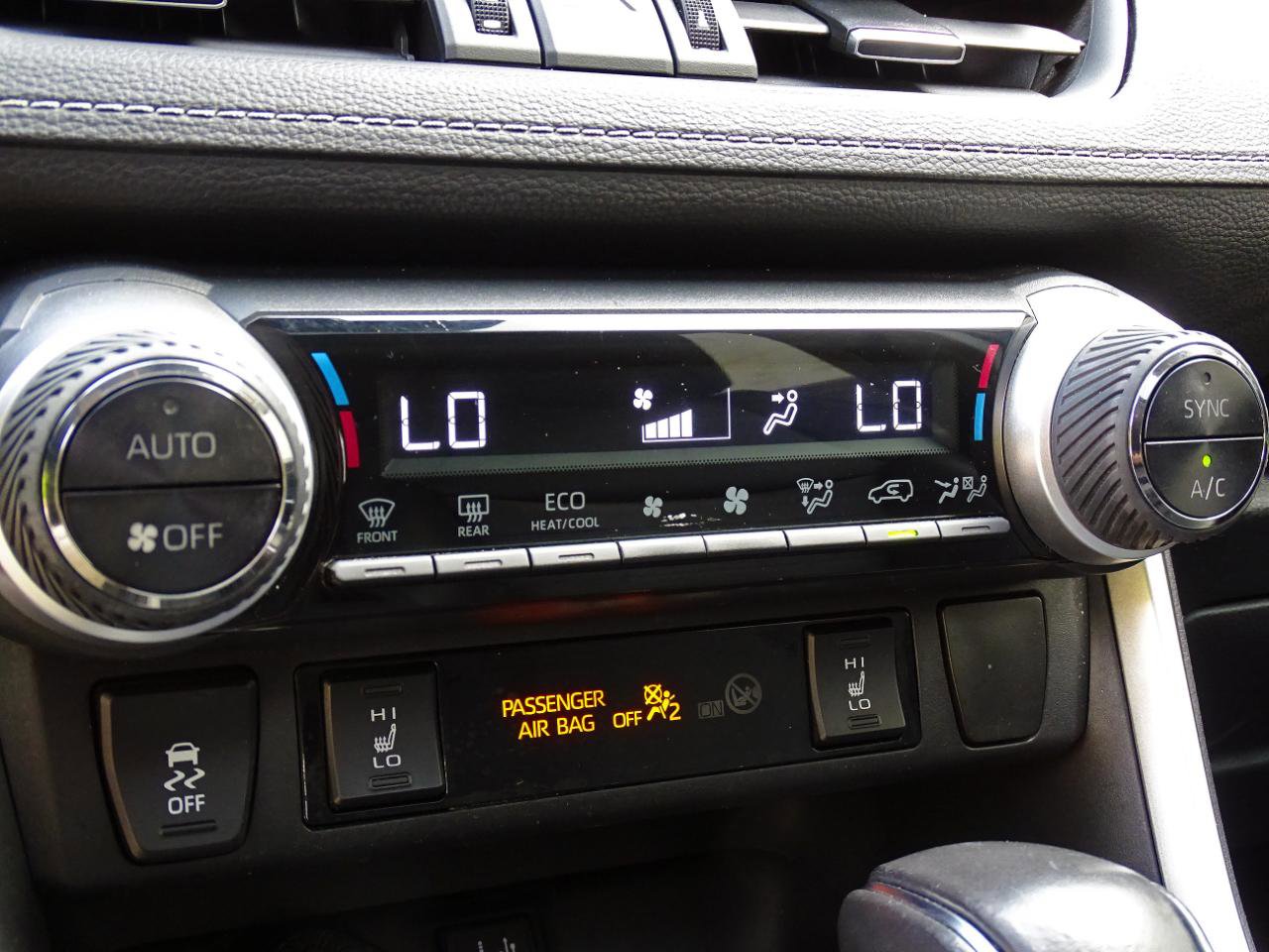 Used 2019 Toyota RAV4 XLE Premium w/ Cold Weather Package AWD/4WD image 19