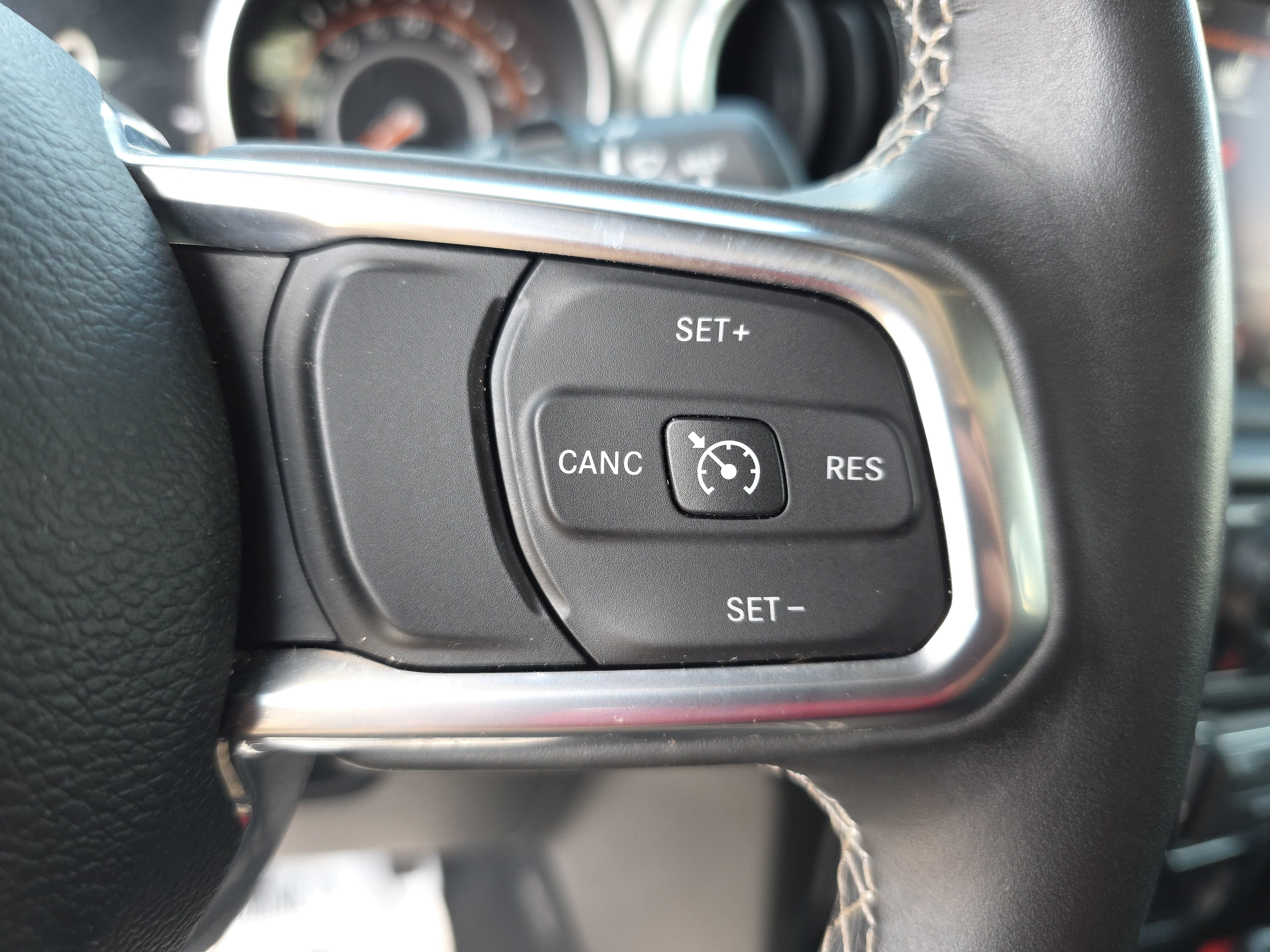 Used 2022 Jeep Wrangler Unlimited Sahara w/ Cold Weather Group AWD/4WD image 15
