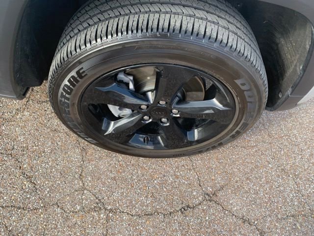 Used 2025 Jeep Grand Cherokee L Altitude image 10