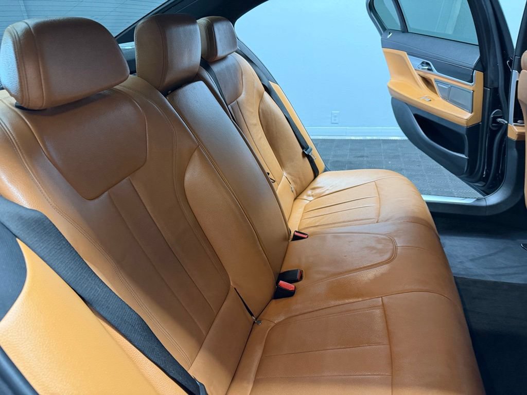 Used 2019 BMW 740i w/ M Sport Package RWD image 46