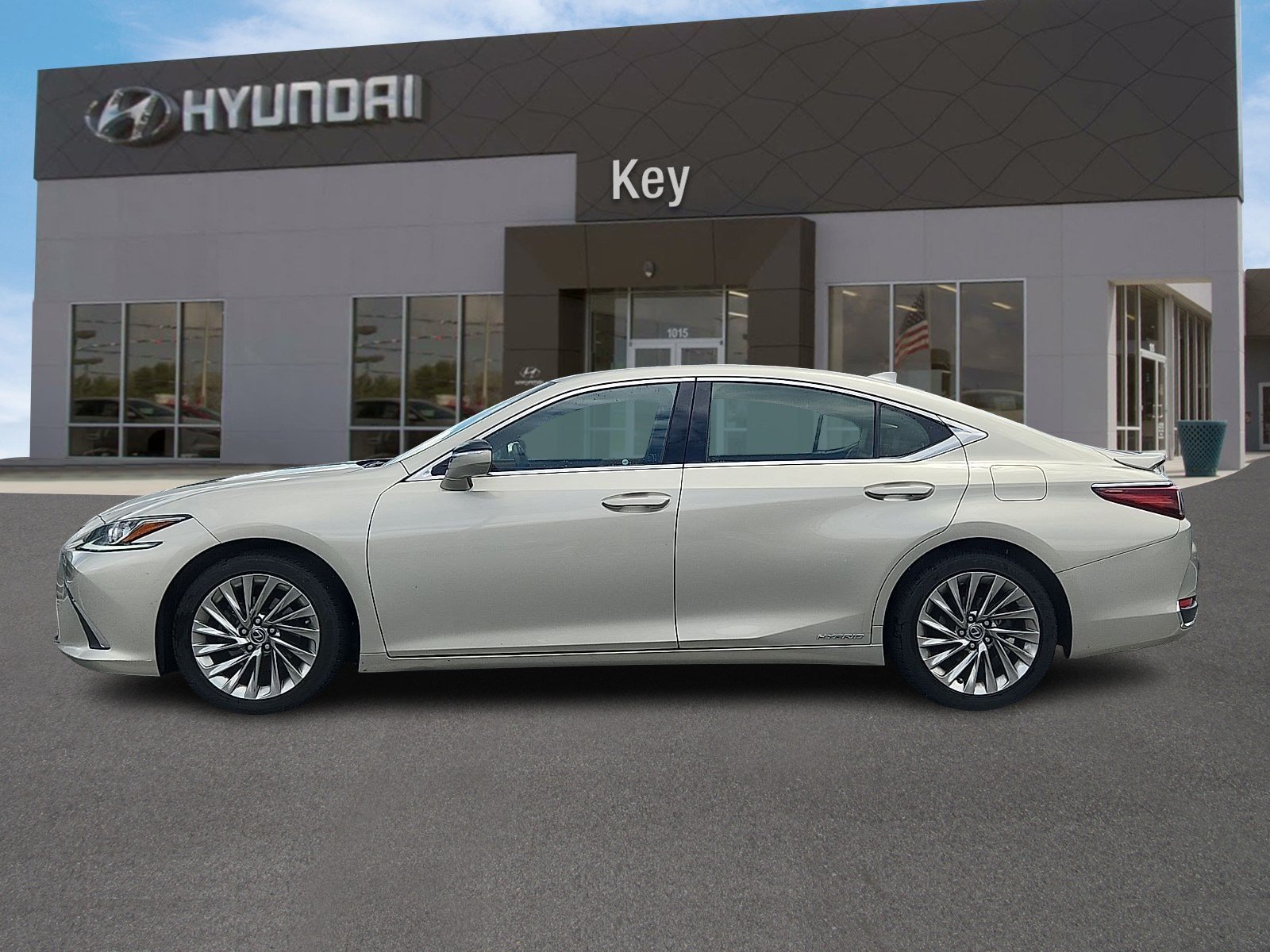 Used 2019 Lexus ES 300h FWD image 6