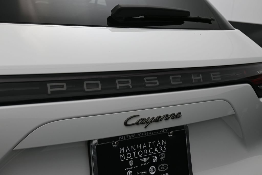 Certified 2022 Porsche Cayenne Platinum Edition AWD/4WD image 14