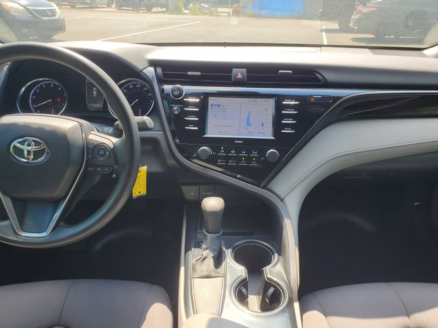 Used 2020 Toyota Camry LE FWD image 11