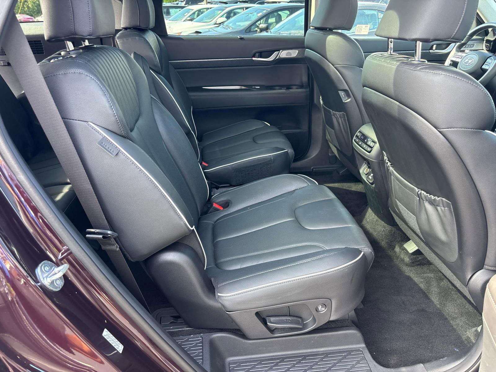 Used 2024 Hyundai Palisade Limited AWD/4WD image 19