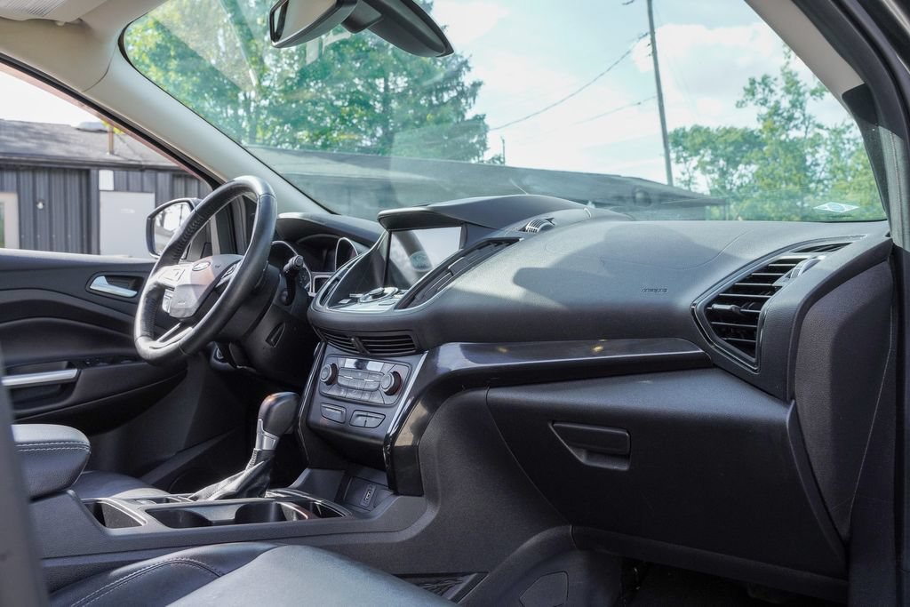 Used 2017 Ford Escape Titanium AWD/4WD image 38