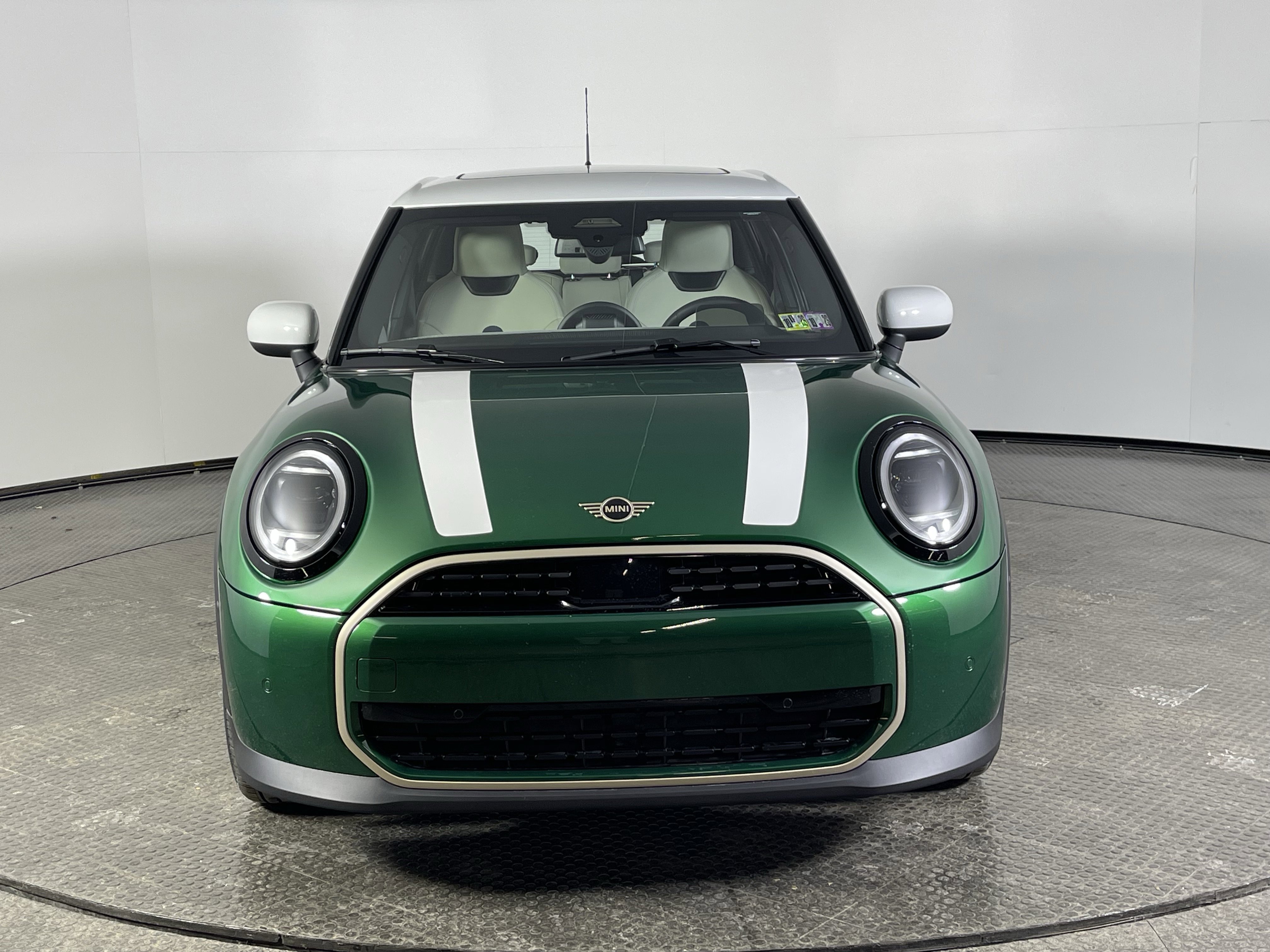 Used 2026 MINI Cooper 4-Door Hardtop image 2
