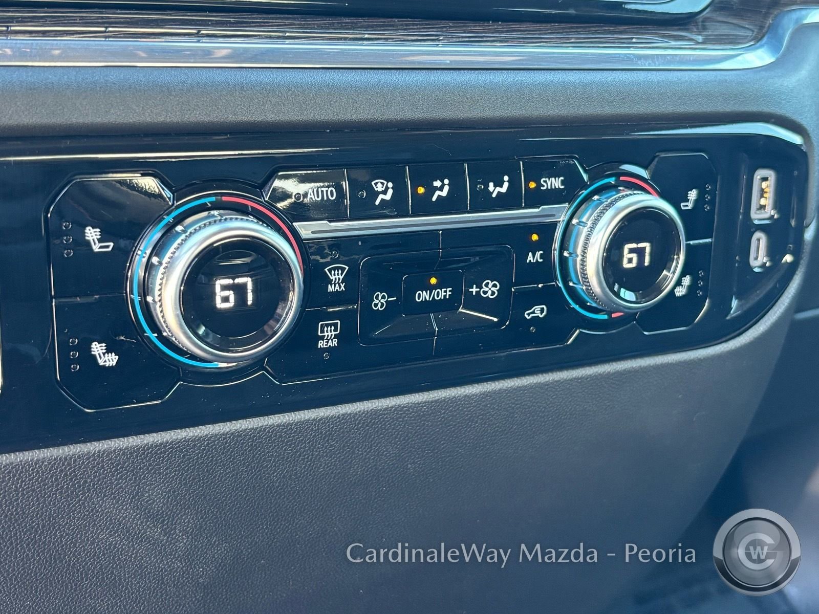 Used 2025 GMC Sierra 1500 SLE image 26