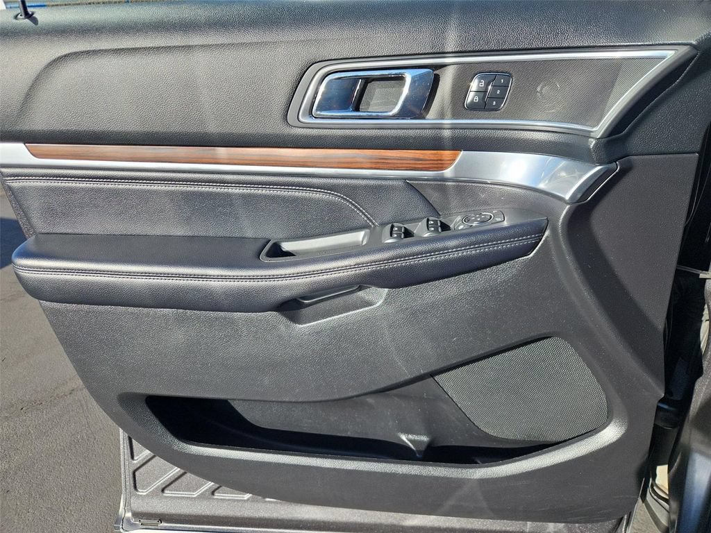 Used 2017 Ford Explorer Limited AWD/4WD image 15