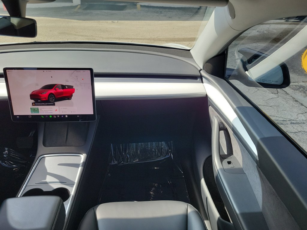 Used 2024 Tesla Model Y Long Range AWD/4WD image 19