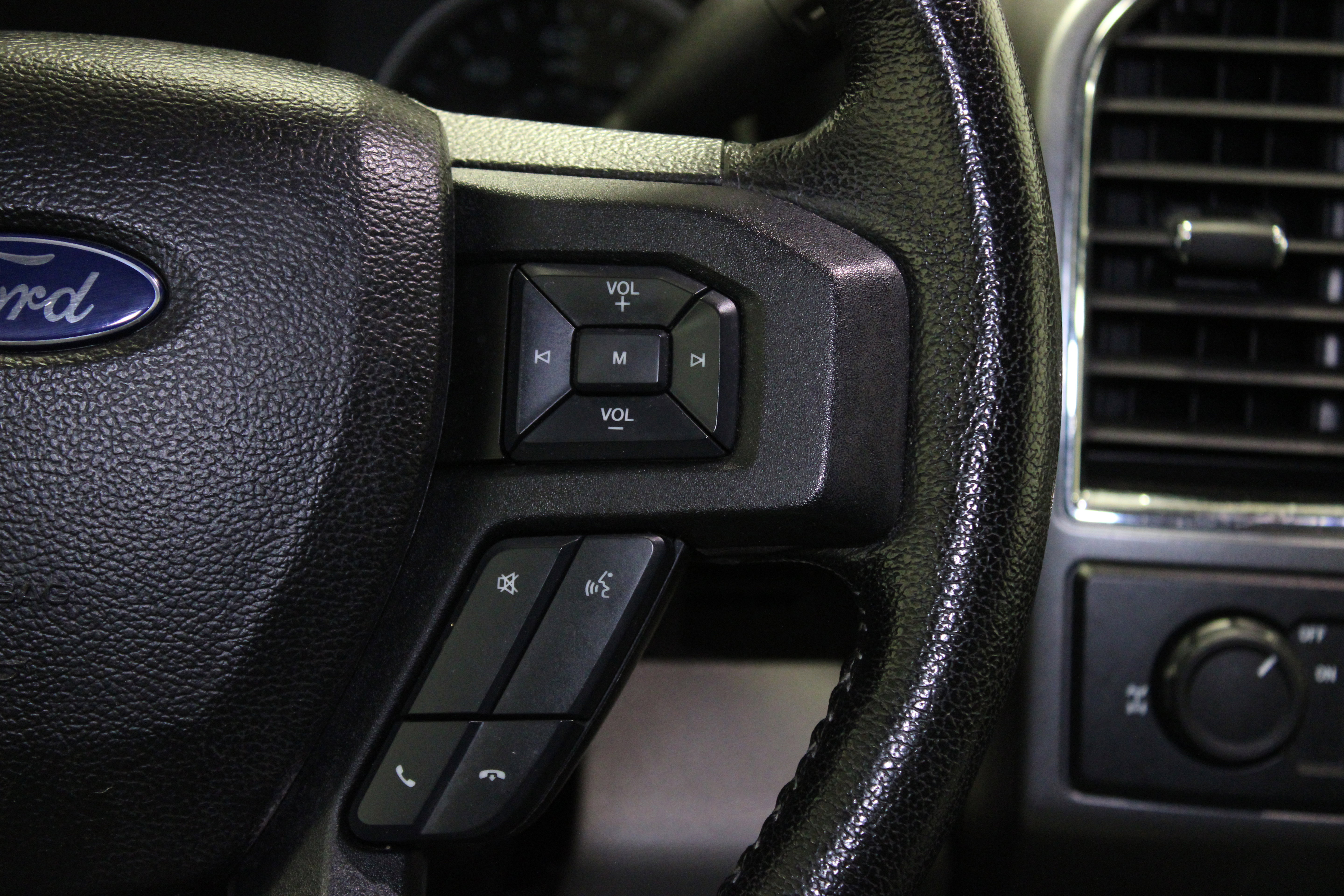 Used 2016 Ford F150 XLT w/ Equipment Group 301A Mid RWD image 24
