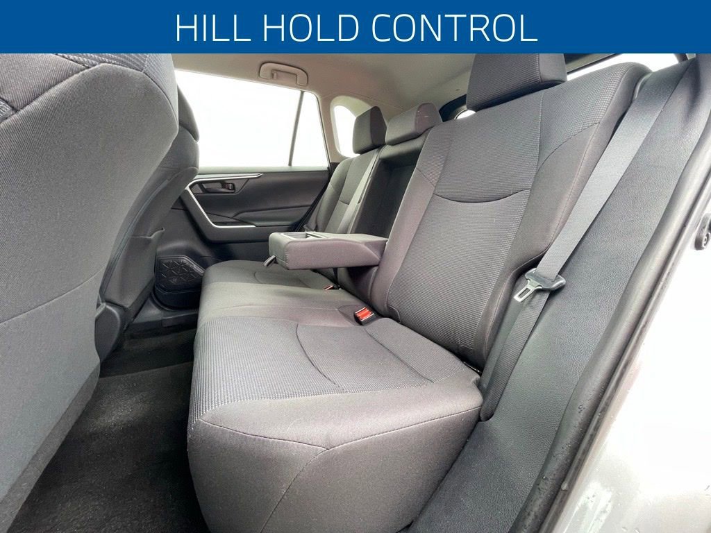 Used 2019 Toyota RAV4 LE image 17