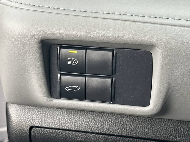 Certified 2021 Toyota Highlander XLE FWD image 19