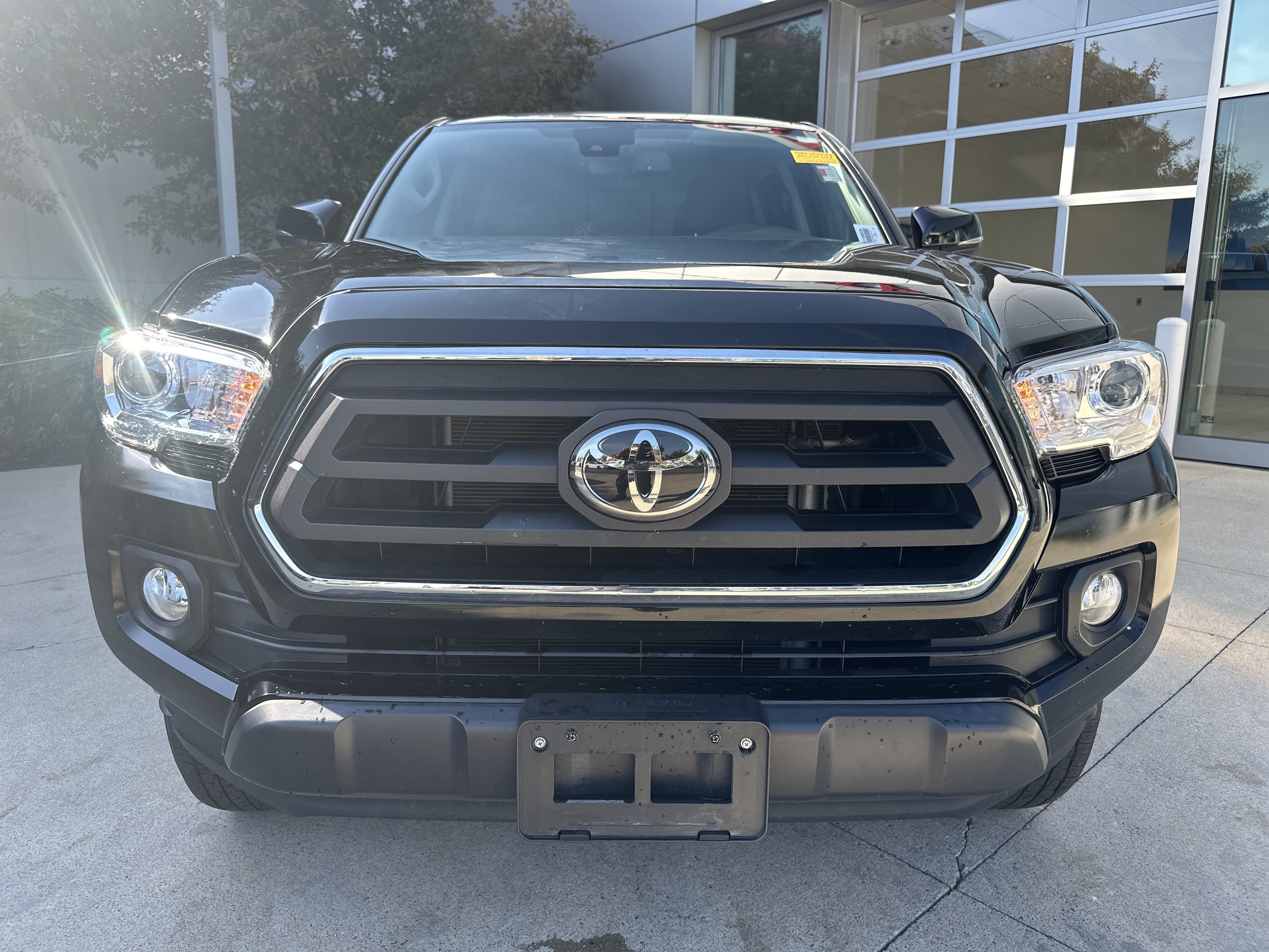 Used 2023 Toyota Tacoma SR5 w/ Technology Package AWD/4WD image 5