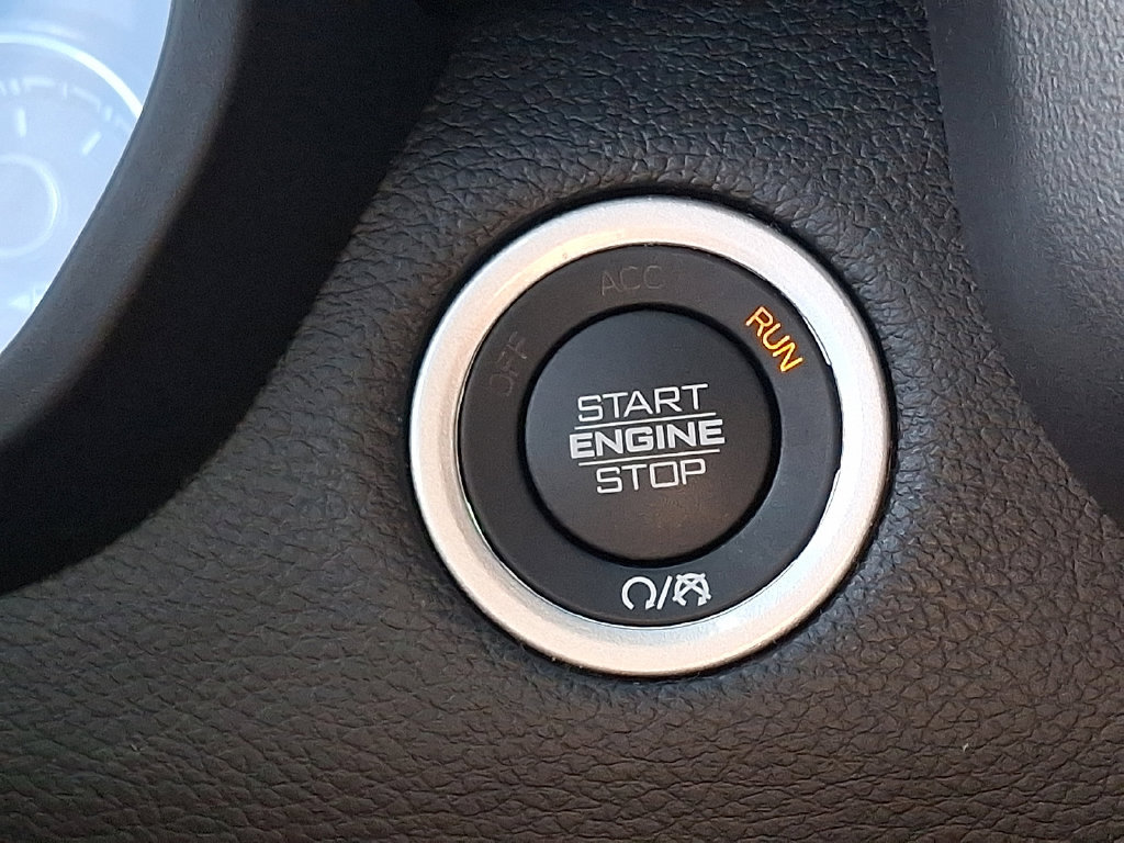 Used 2024 RAM 1500 Laramie AWD/4WD image 23